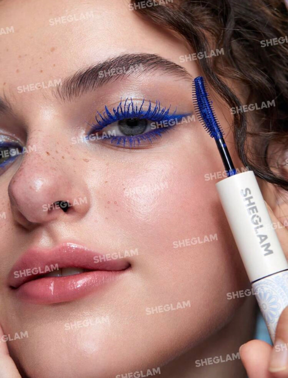 SHEGLAM All-In-One Mascara
Volume & Longueur-Waterproof Blue